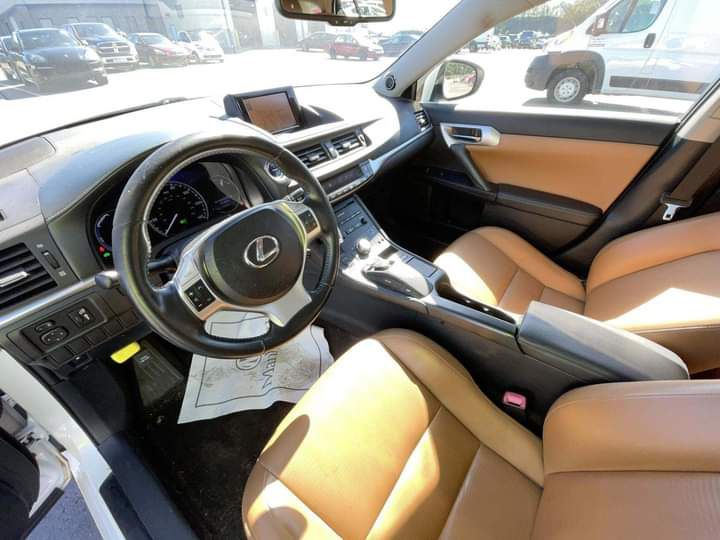 2012 Lexus CT 200h full option