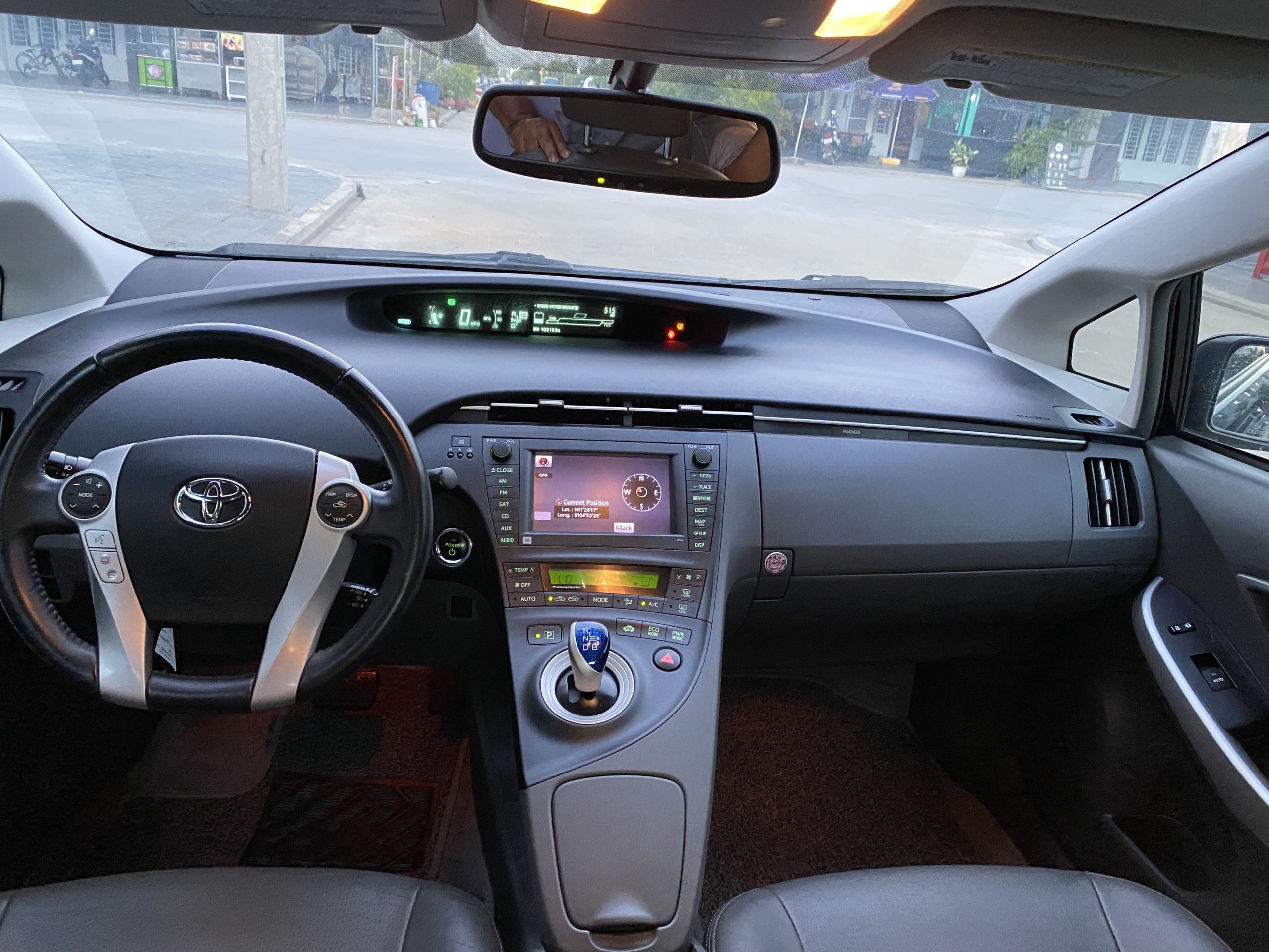 2010 Toyota Prius black option 5