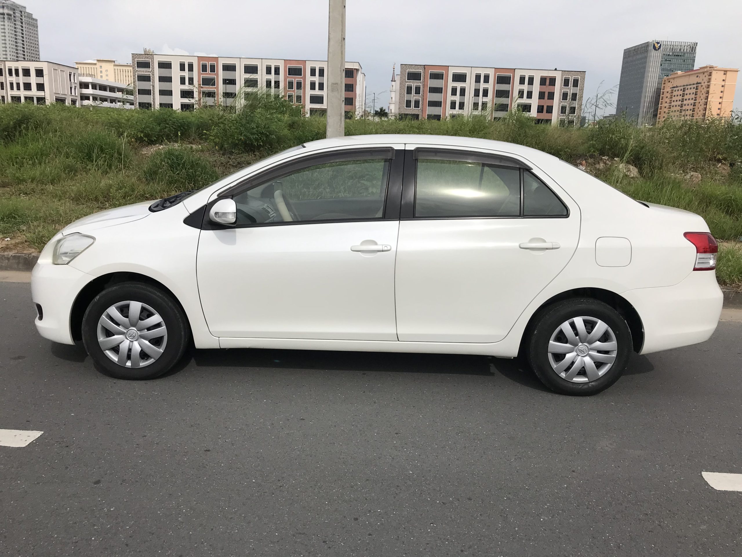 Toyota Belta White 09